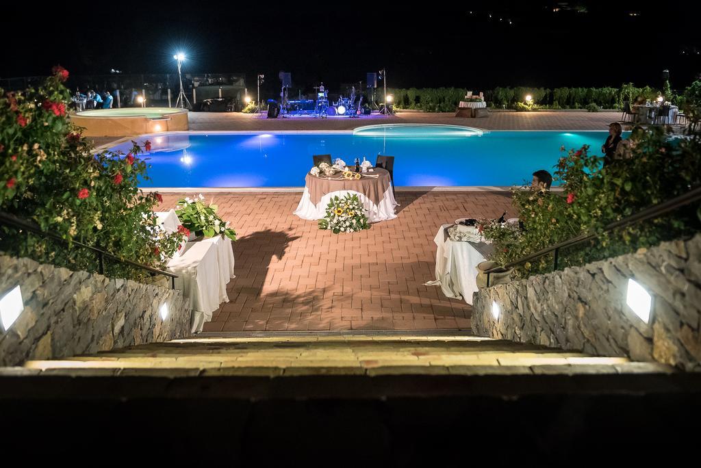 Valle Himara Guest House เปียนาเดยีอัลบาเนซี ภายนอก รูปภาพ