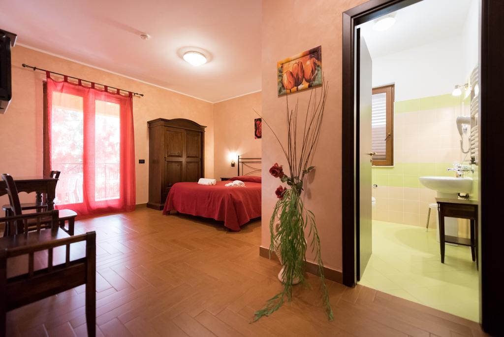 Valle Himara Guest House เปียนาเดยีอัลบาเนซี ภายนอก รูปภาพ