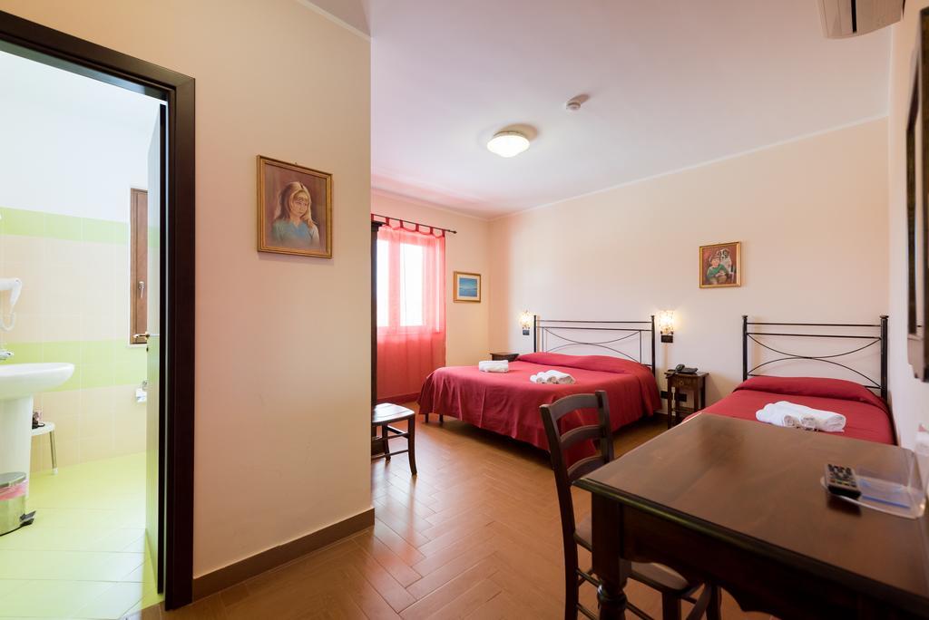 Valle Himara Guest House เปียนาเดยีอัลบาเนซี ภายนอก รูปภาพ